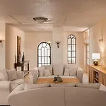 Porto Naxos Hotel